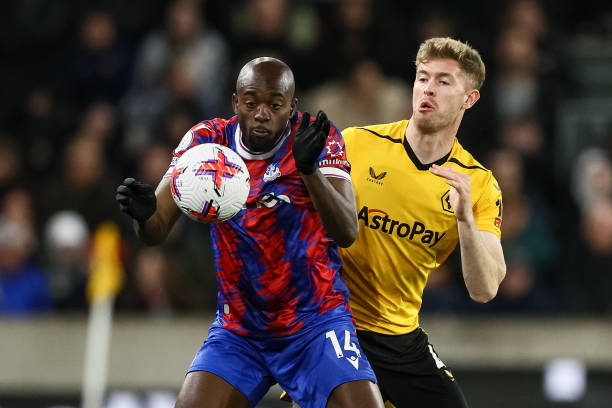 略和坚实的 略和坚实的