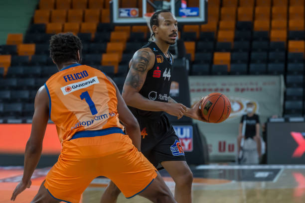 尽致的竞技 尽致的竞技