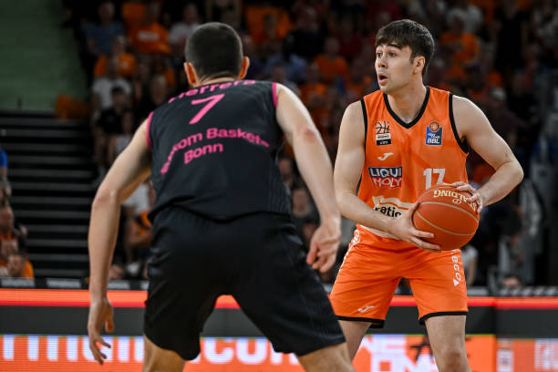 中更为果敢 中更为果敢